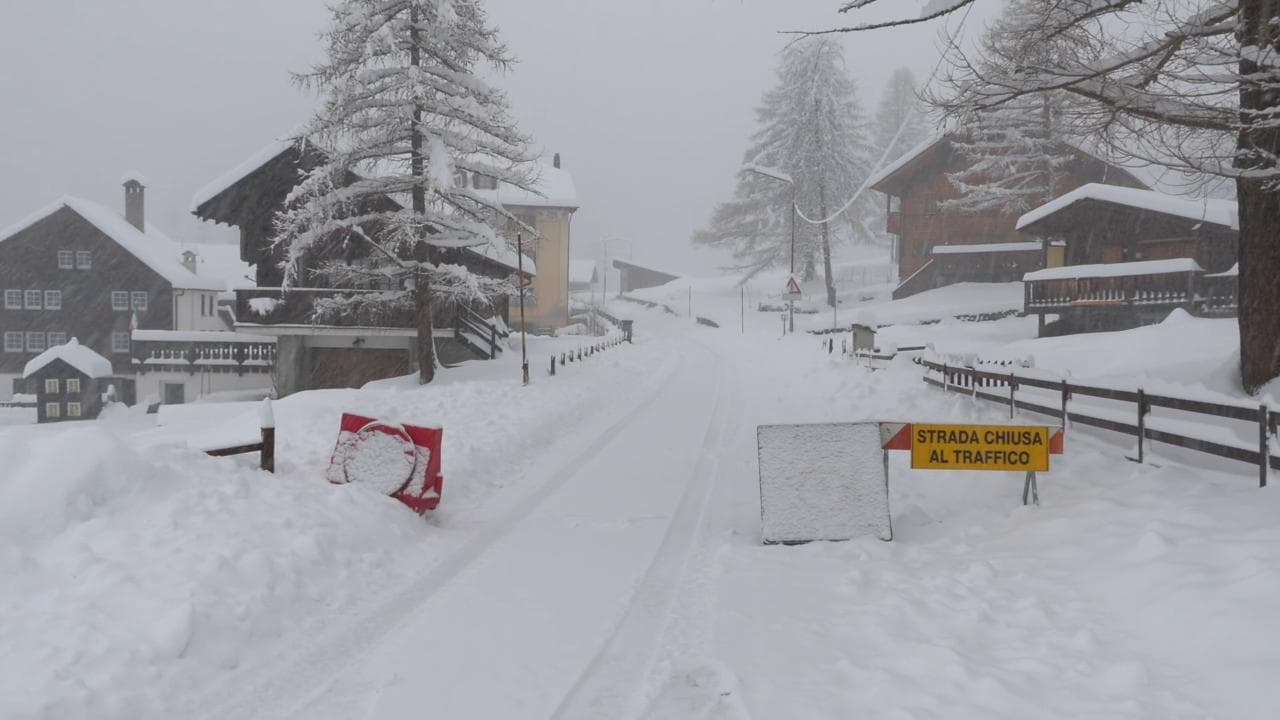 A Pasqua torna la neve al Nord: la Val Formazza coperta da una spessa coltre bianca