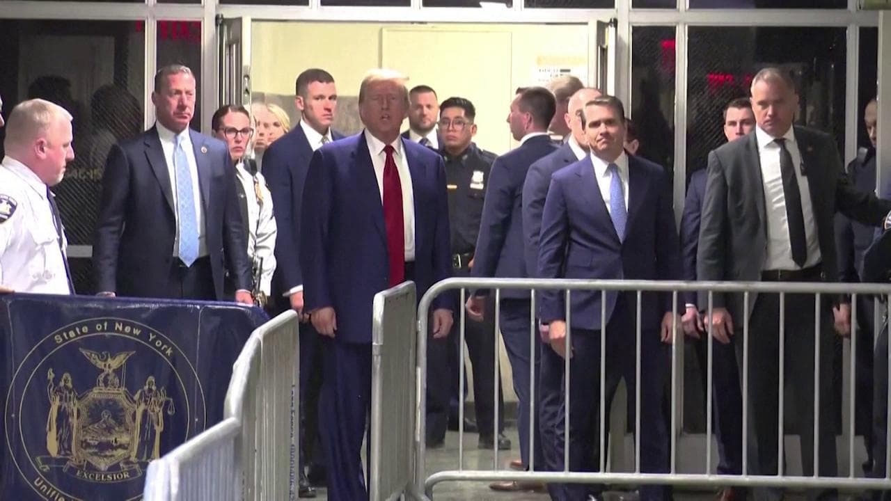 Trump in tribunale: "Questo processo è una bufala, è caccia alle streghe"