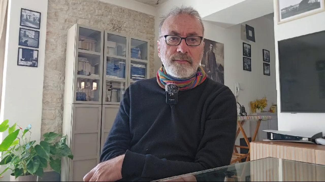 Franco Arminio ci spiega il senso della poesia nella giornata mondiale. E il poeta e paesologo ci regala questi versi
