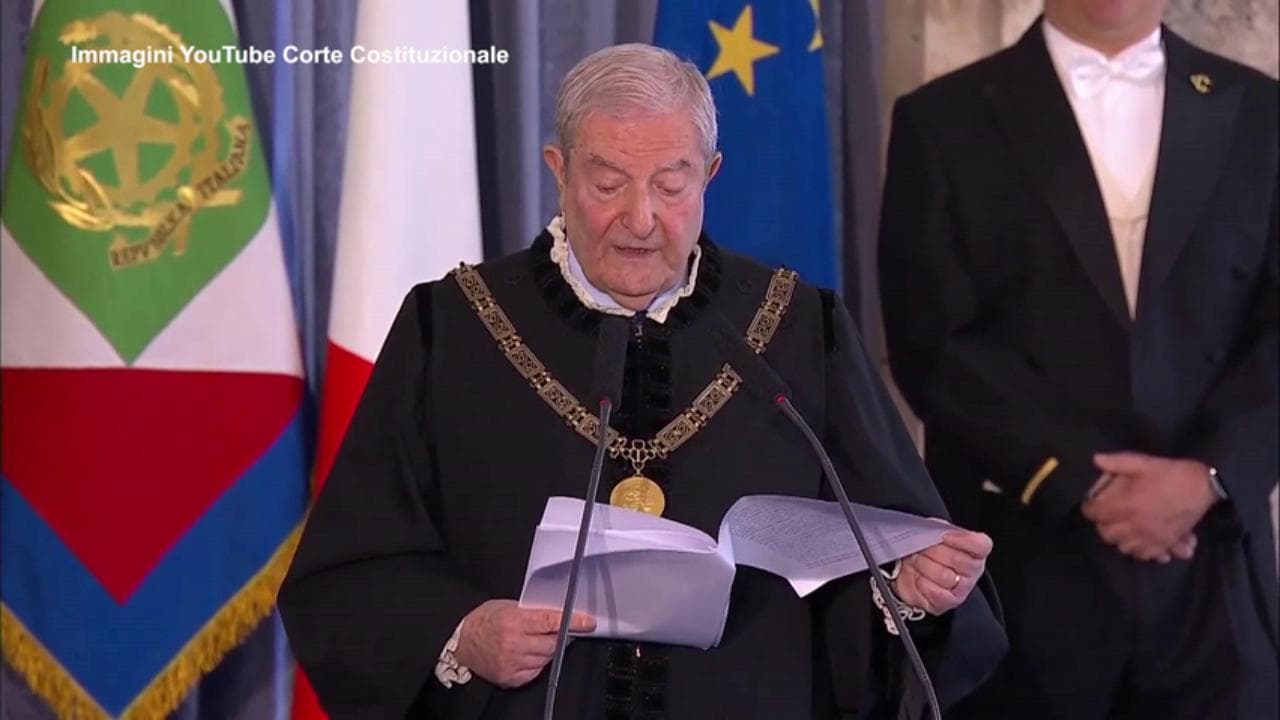 Corte Costituzionale, il presidente Barbera al Parlamento: "Leggi su fine vita e figli di coppie dello stesso sesso"