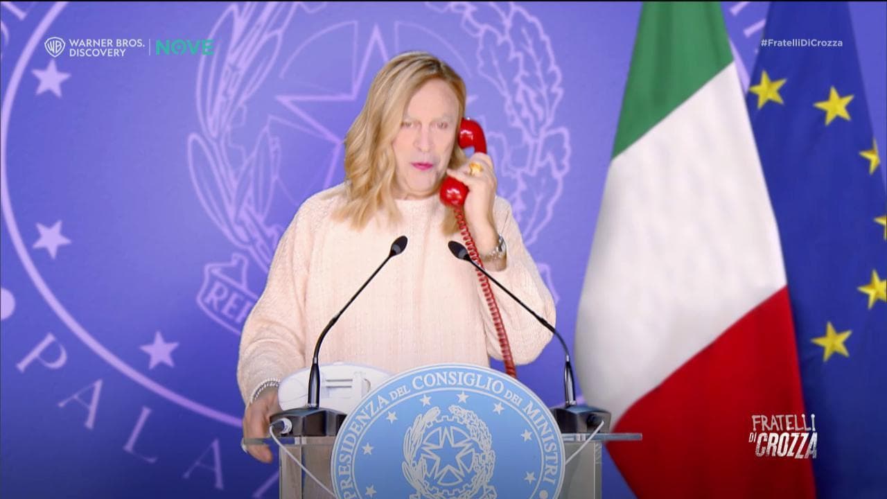 Crozza-Meloni e il fisco amico: "Ciao Evasello, non paghi le tasse? Andiamoci a bere una birretta"