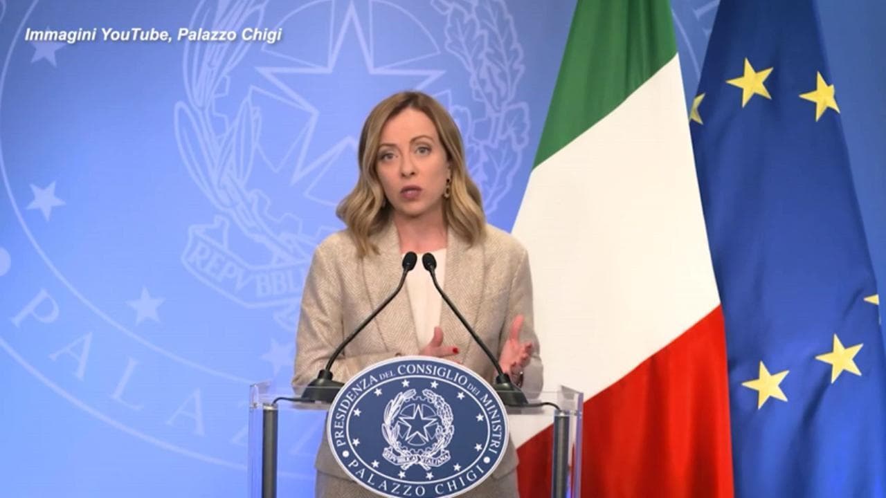 Meloni: "In arrivo una norma sull'IA: ci sarà una via italiana"