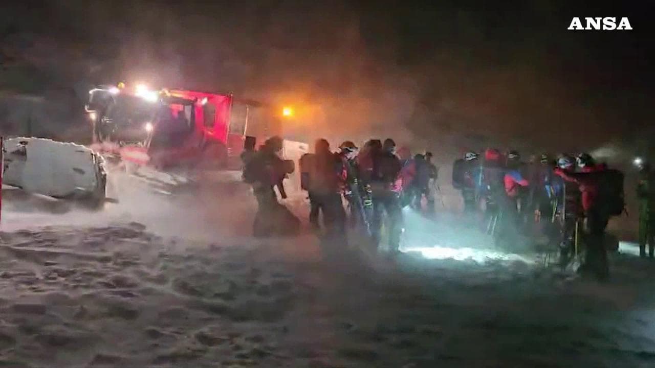 Alto Adige, travolti da una valanga durante i soccorsi: tragedia sfiorata in Val Senales