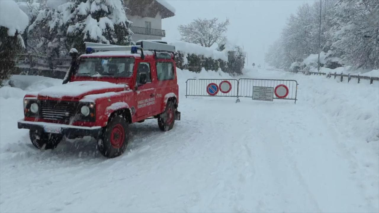 Pericolo valanghe in Valle d'Aosta, chiusa la strada tra Gressoney-Saint-Jean e La-Trinité