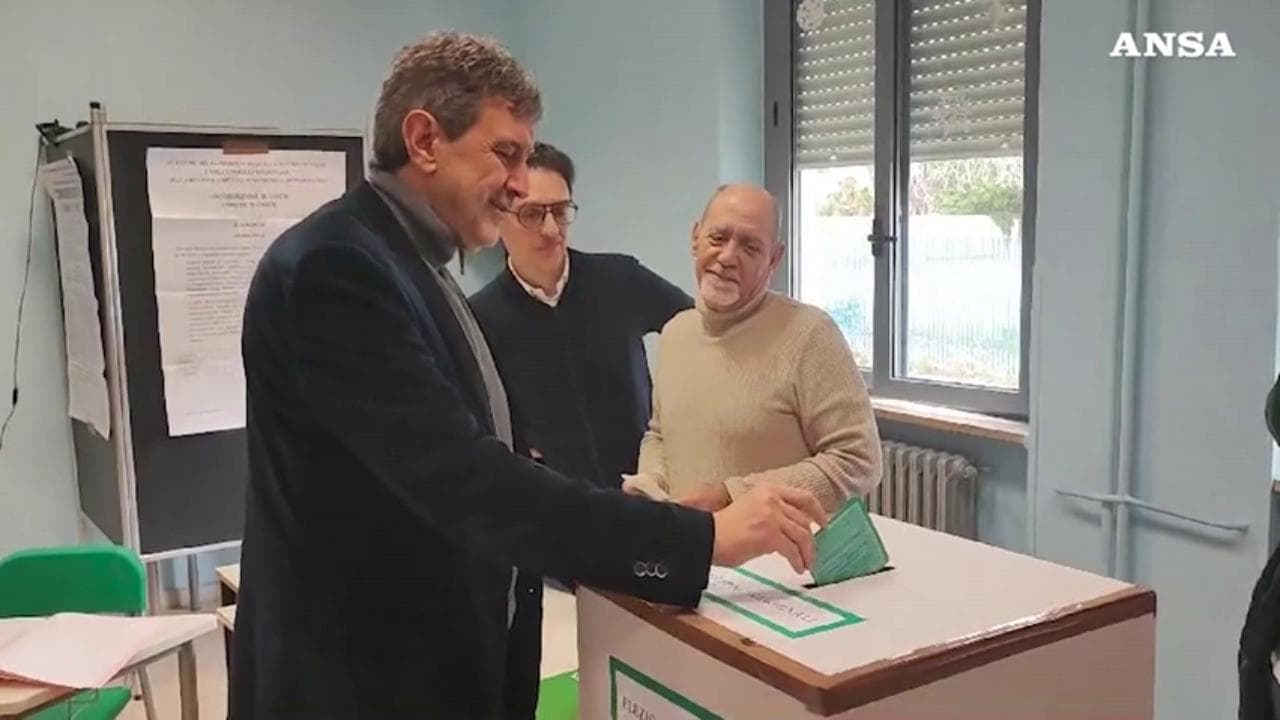 Regionali Abruzzo, il governatore Marco Marsilio al voto a Chieti