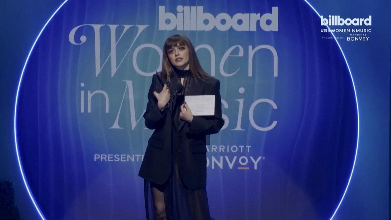 Il discorso di Annalisa premiata da Billboard: "Diffondiamo messaggi con parole semplici"