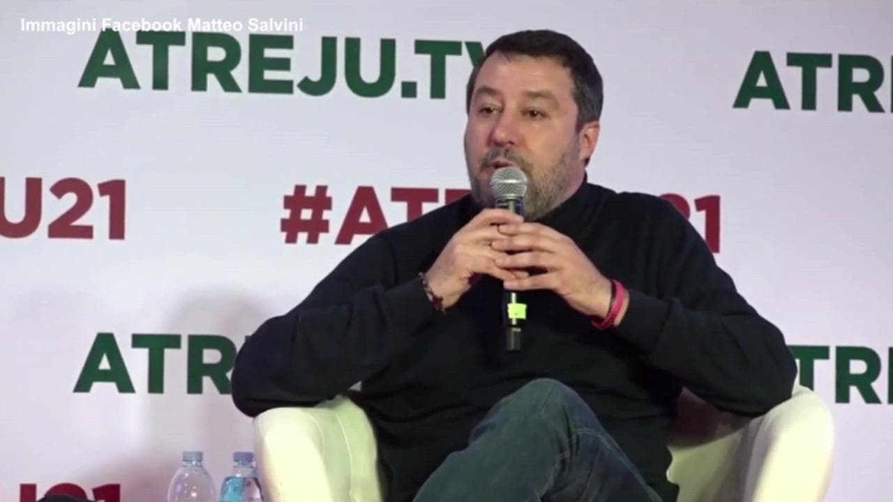 Salvini: "Una donna al Quirinale? Dipende da Berlusconi. Lui si chiama Silvio, non Silvia"