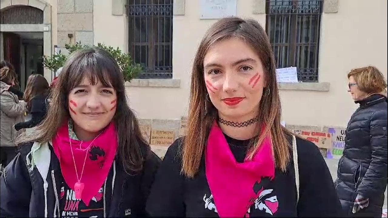 Processo Ciro Grillo, manifestazione a Tempio Pausania contro la violenza sulle donne