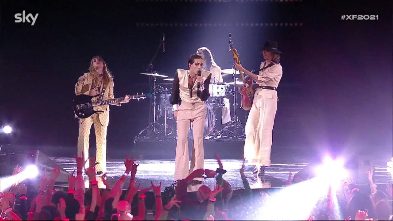 X Factor, i Maneskin sul palco della finale con 'Beggin''