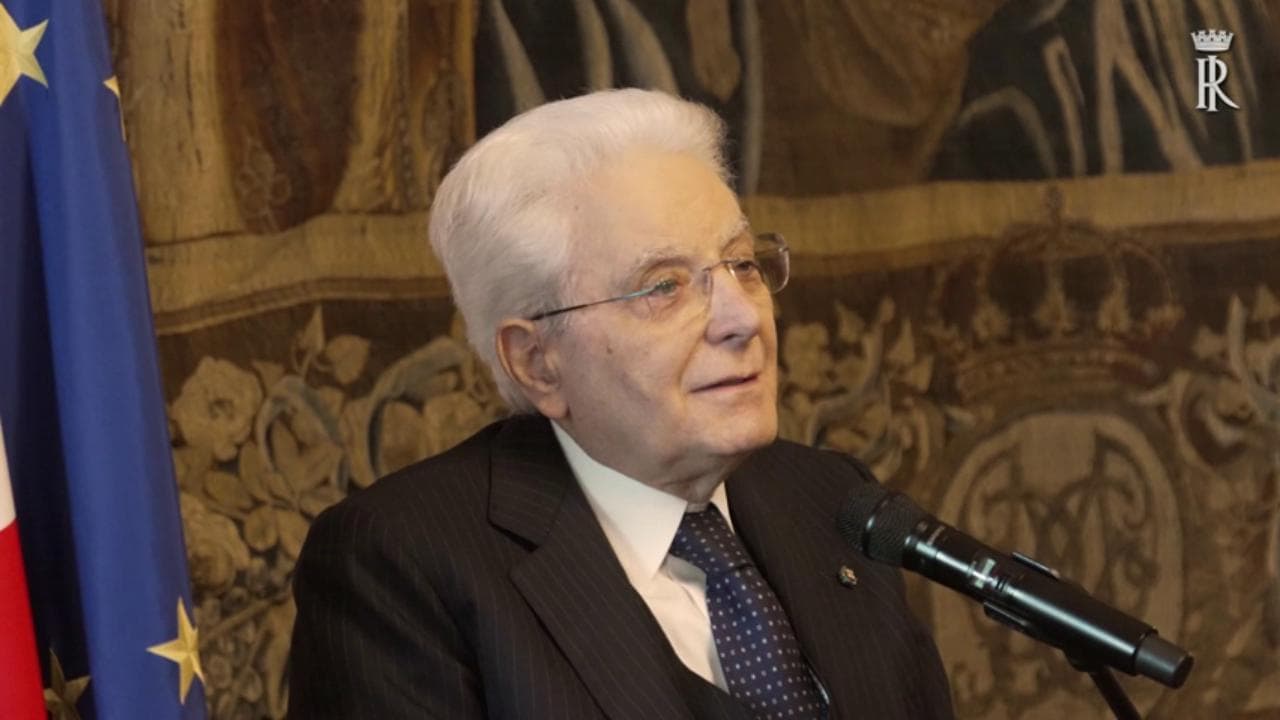 Mattarella: "Il presidente della Repubblica non è un sovrano"