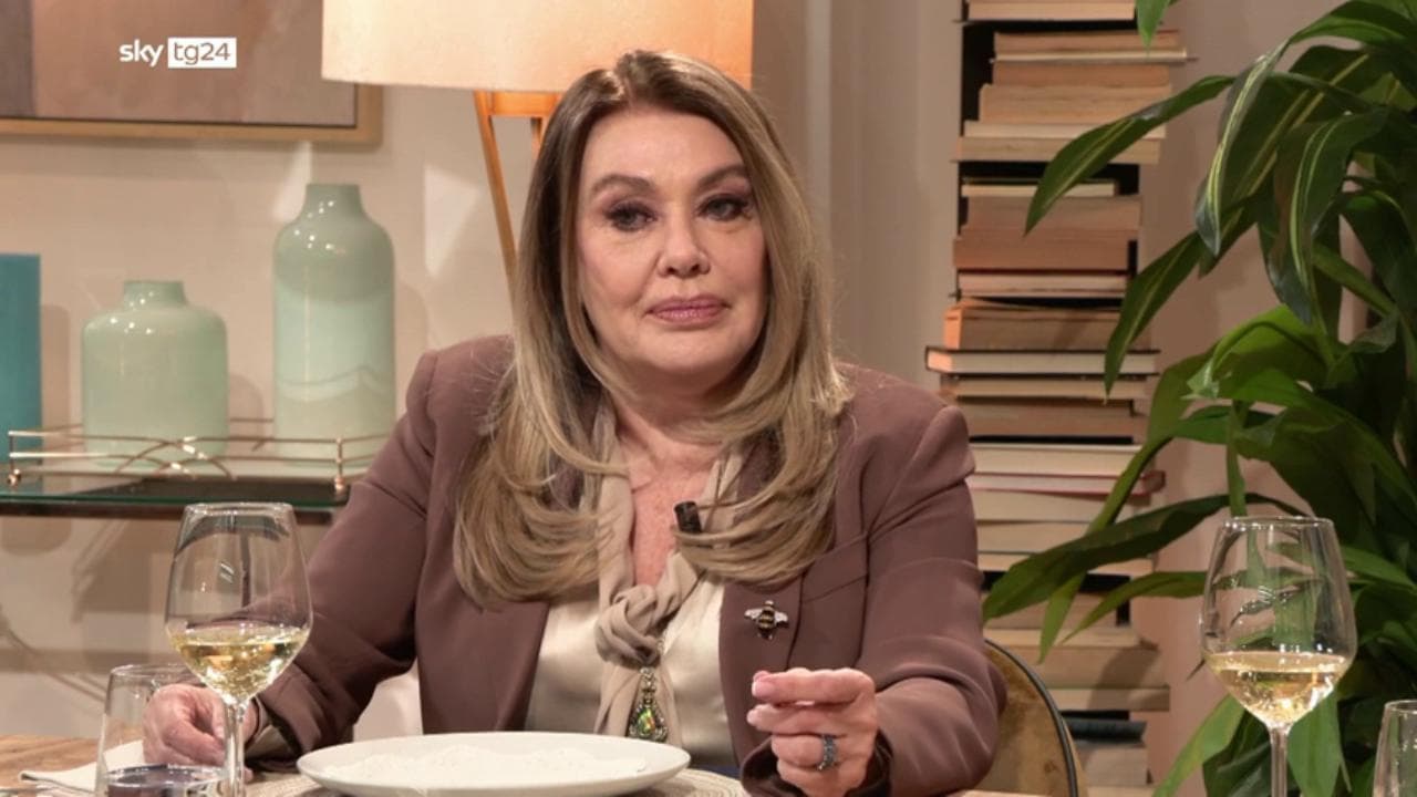 Veronica Lario: "Non ho potuto partecipare alle lauree dei miei figli perché in due eravamo troppi"