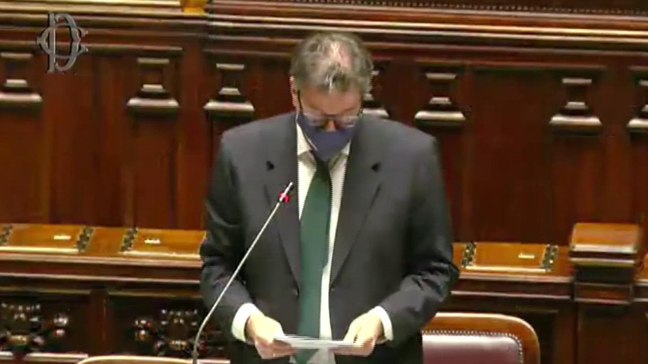 Tim, Giorgetti: "Se arriverà un'offerta pubblica valuteremo la Golden Power"