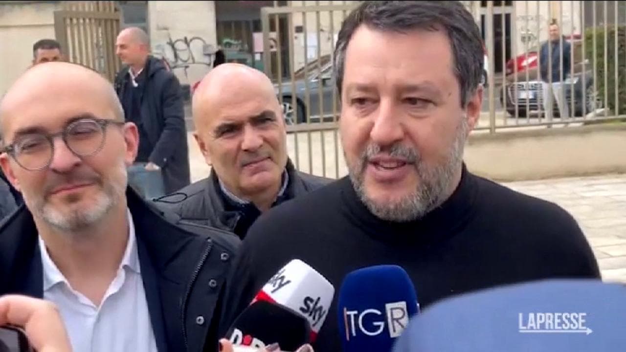 Salvini: "Non metto piede in Russia da anni, non esiste nessun accordo con Mosca"