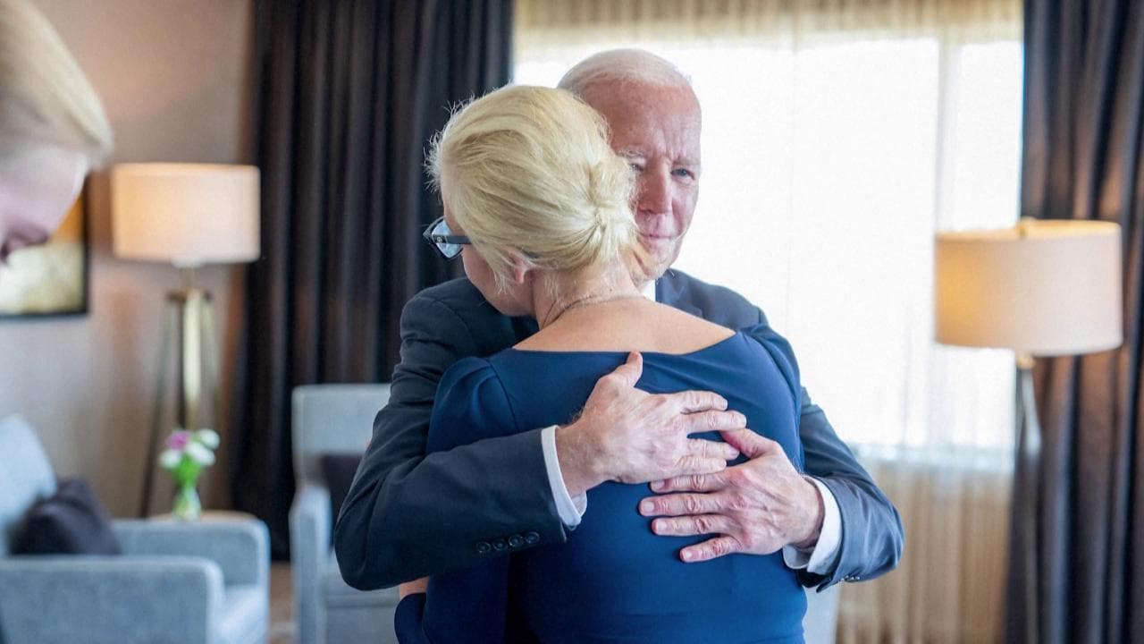 Nuova gaffe di Biden: chiama Yolanda invece di Yulia la moglie di Navalny