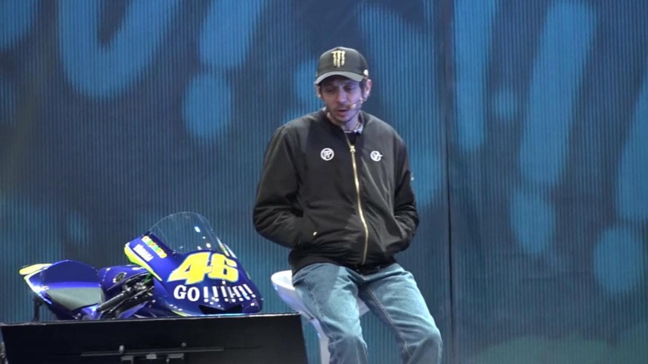 Valentino Rossi saluta i fan: "Troppo casino per poterci ripensare"