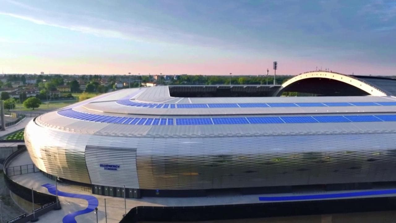 L'Udinese ricopre di pannelli solari il tetto dello stadio: "Anche il calcio deve essere sostenibile"