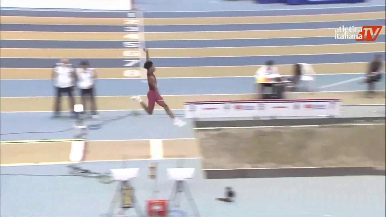II record italiano del salto in lungo indoor di Mattia Furlani: con 8.34 supera Andrew Howe