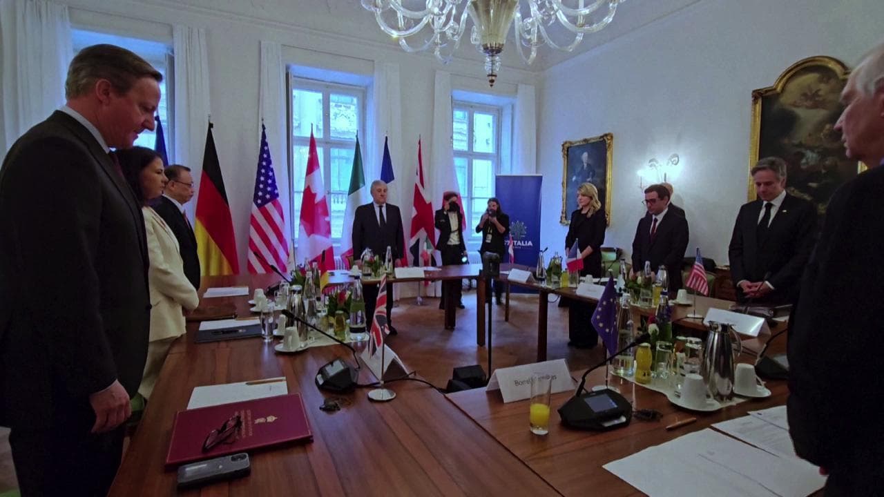 Navalny, il minuto di silenzio chiesto dal ministro Tajani durante la riunione del G7