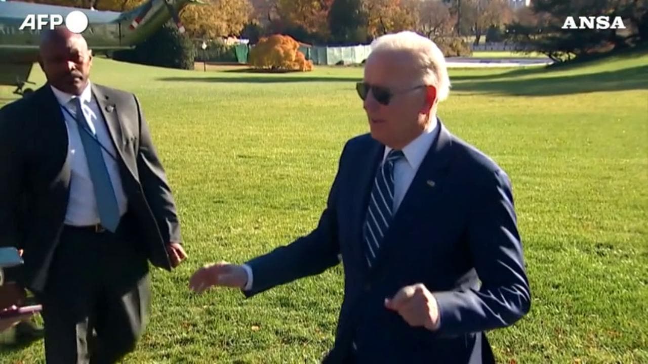 Usa, Biden lascia l'ospedale: "Sto bene, vado a festeggiare il mio 58esimo compleanno"