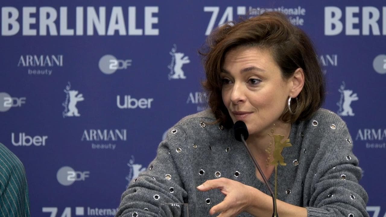 Jasmine Trinca in giuria a Berlino: "Dobbiamo tenere gli occhi ben aperti e rimanere umani"