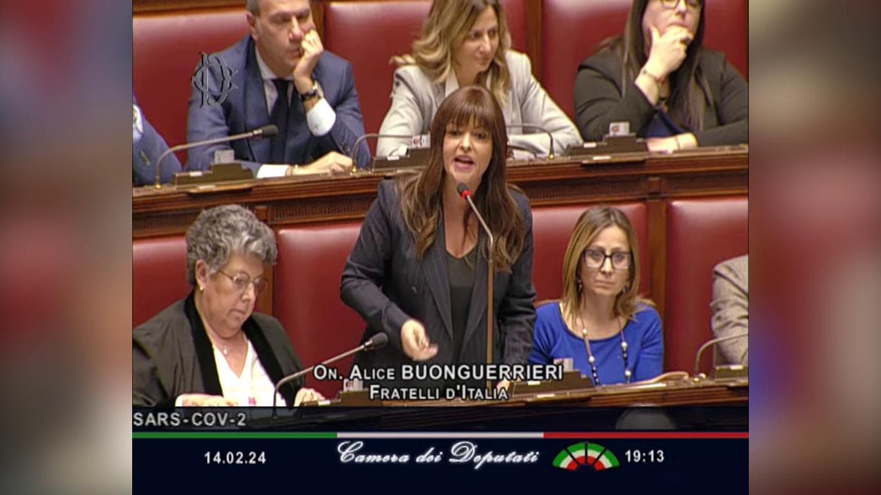 Covid, deputata FdI scatena bagarre alla Camera: "Conte e Speranza condannati". Poi la rettifica