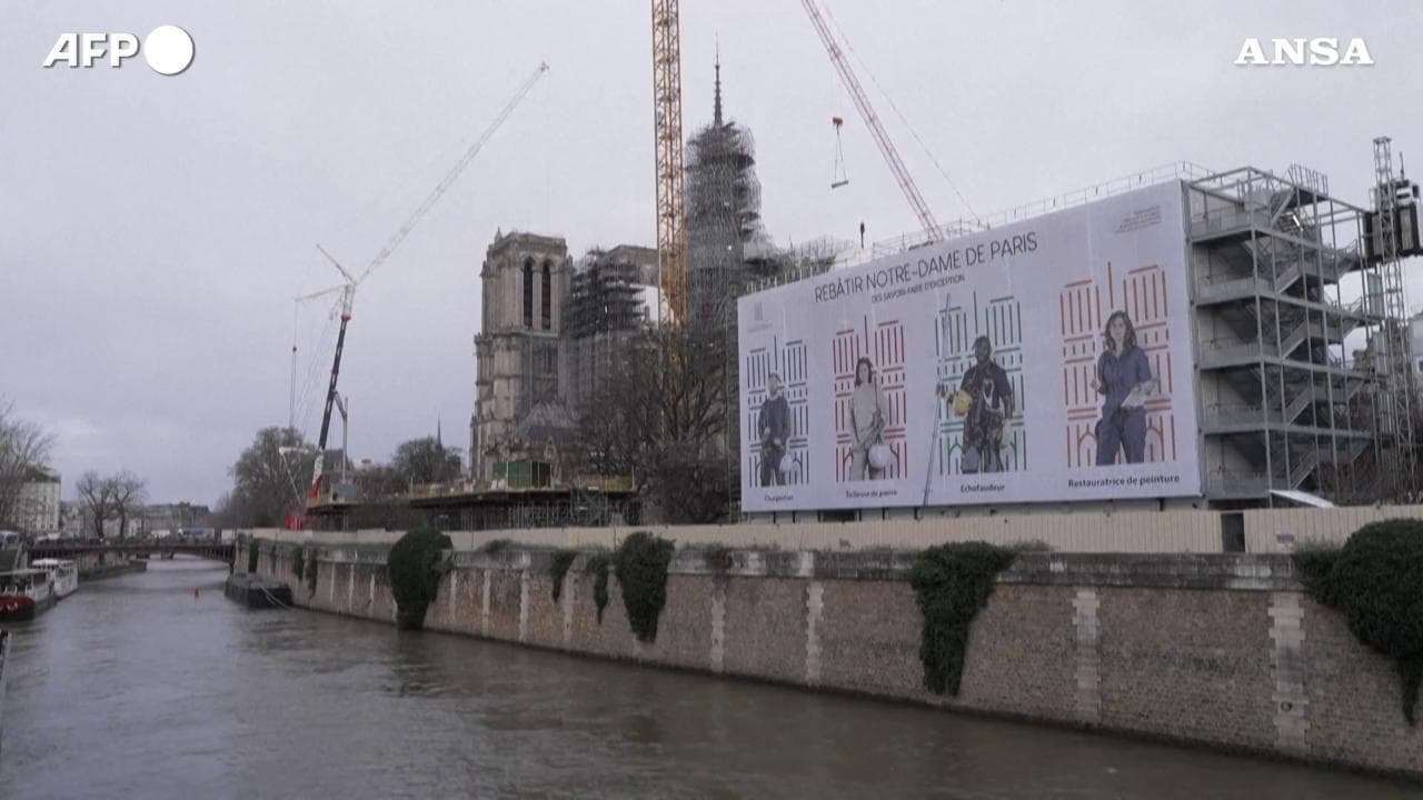 Notre-Dame de Paris, al via la rimozione delle impalcature a quattro anni dall'incendio