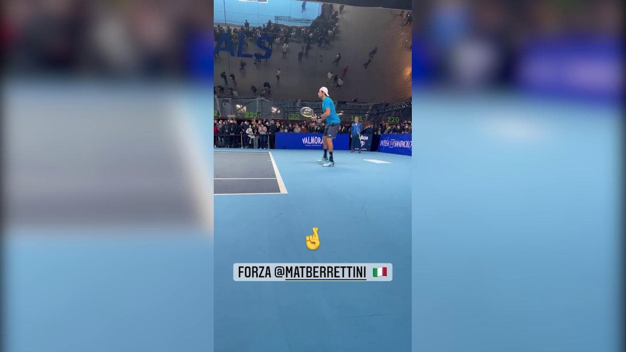 Tennis, Atp Finals: Matteo Berrettini non si arrende all'infortunio, eccolo in allenamento