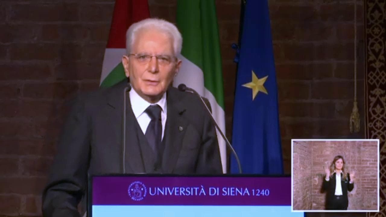 Migranti, Mattarella: "Sconcertante quanto avviene ai confini dell'Europa"