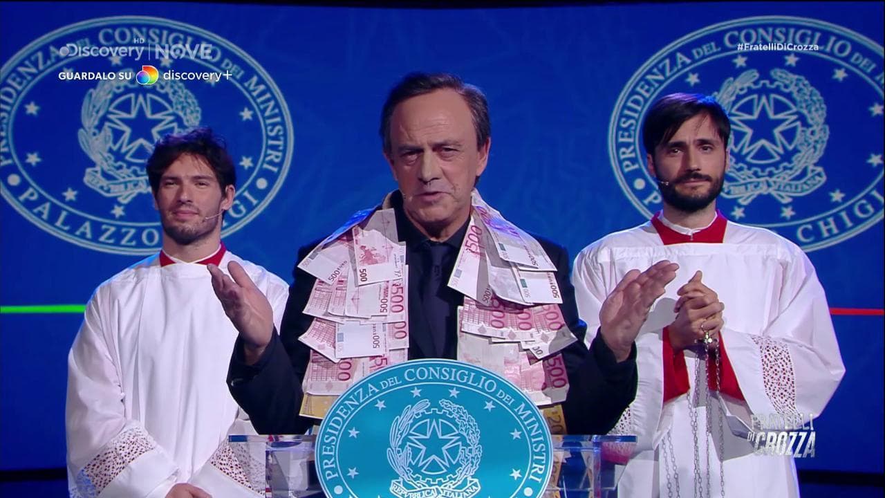 Crozza-Draghi e la preghiera dei bonus: "Anche il geranio sul balcone lo scaliamo dalle tasse"