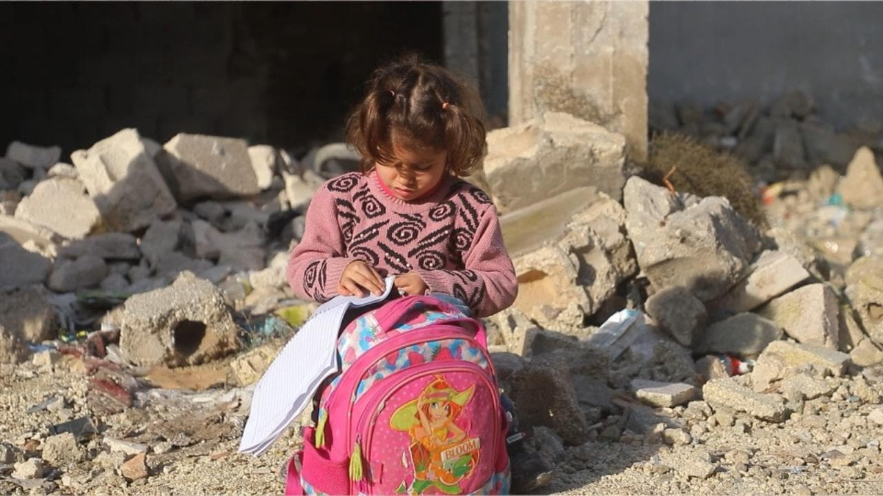 Siria un anno dopo, la sopravvissuta al terremoto di magnitudo 7.8: "Le mie sei ore sotto le macerie"