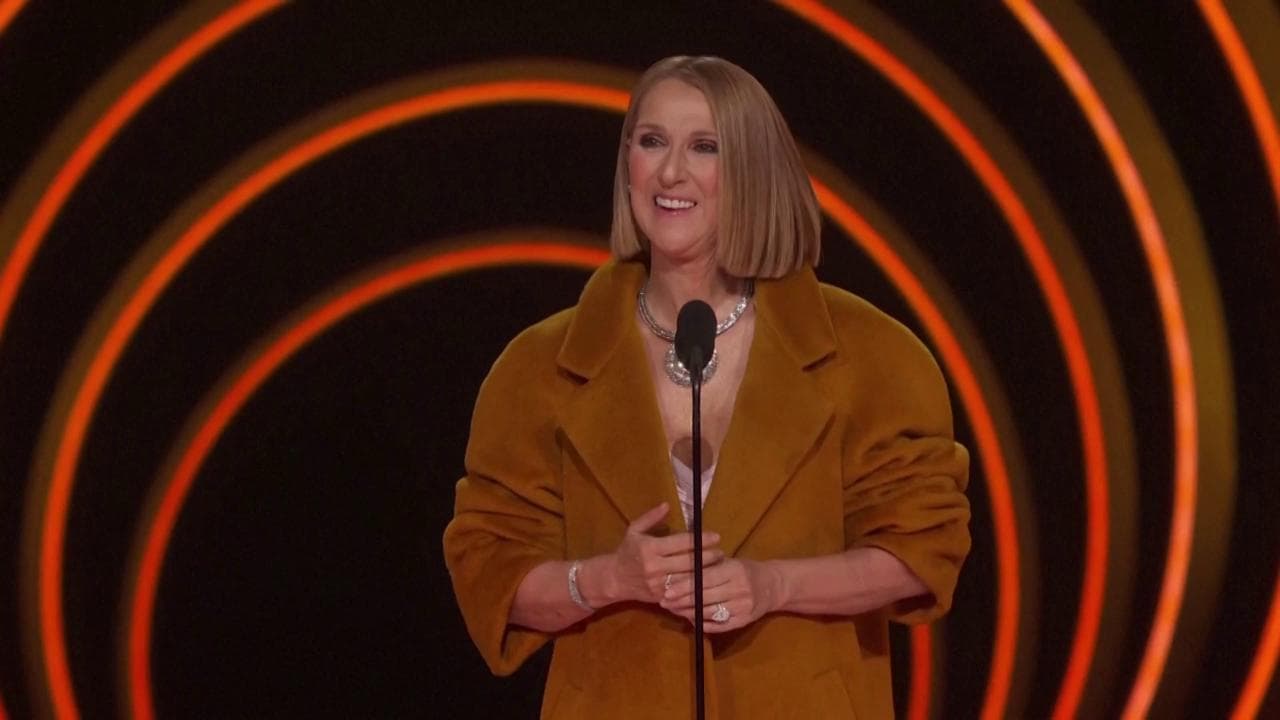 Grammy, standing ovation per Celine Dion per la prima volta in pubblico dopo la malattia