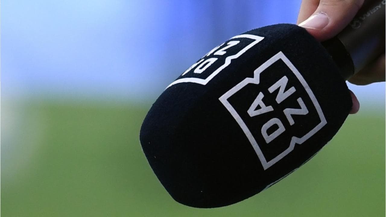 Dazn, addio alla doppia utenza: sui social la delusione degli abbonati che minacciano disdette