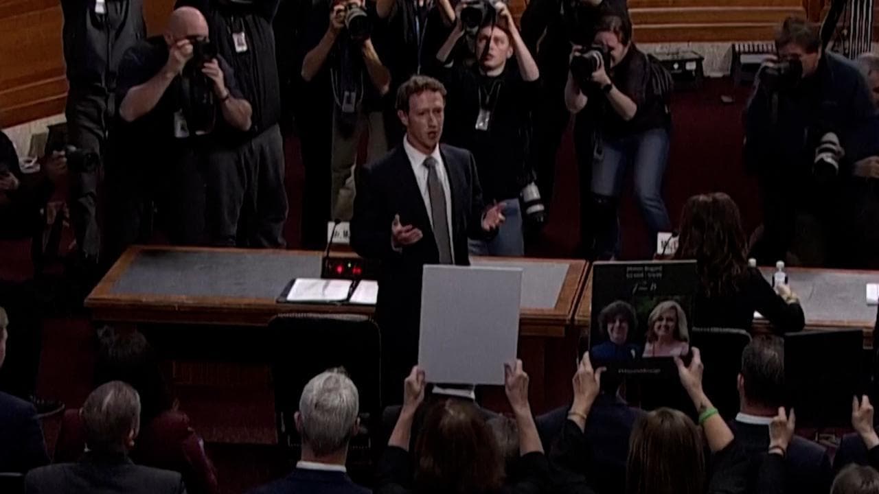 Usa, Zuckerberg si scusa con le famiglie di vittime dei social media: "Mi dispiace"