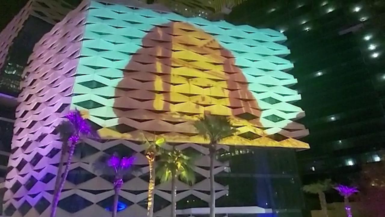 Viaggio a Riad dove Gloria Gaynor canta in pubblico e le donne guidano, ma la libertà non c'è