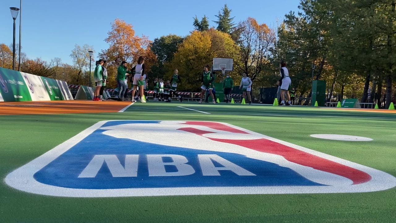 Torino, allenamento in stile NBA al campo da basket di Piazza d'Armi. Il coach: "Vincere non è tutto è importante divertirsi"