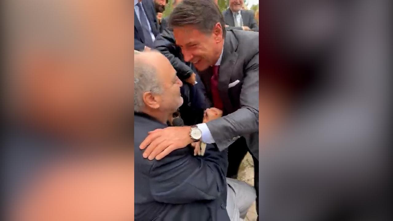 Roma, il pranzo trasversale di Bettini: Conte arriva in ritardo e viene "bacchettato"
