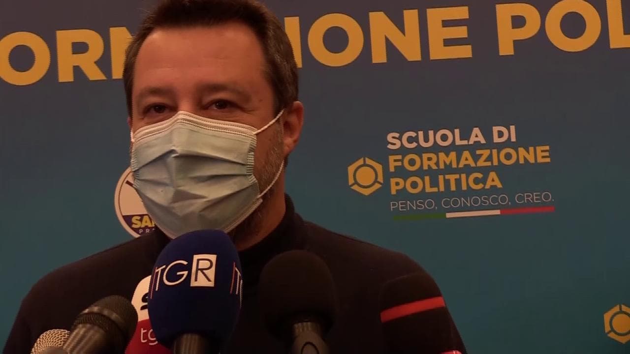 Milano, Salvini alla scuola politica della Lega: "Ppe? Entro dove voglio". E Giorgetti non c'è