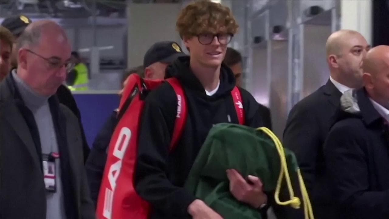 Jannik Sinner a Roma dopo il trionfo agli Australian Open: il video dell'arrivo in aeroporto
