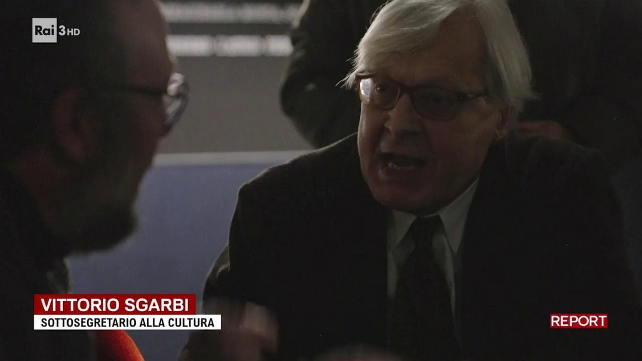 Sgarbi, insulti e volgarità a giornalista Report: "Se muore in un incidente stradale sono contento"