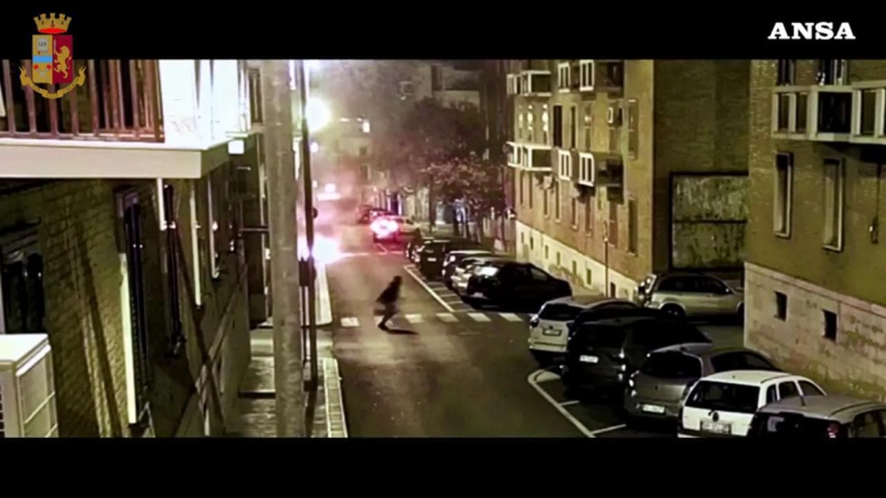 Matera, hanno dato fuoco alla vetrina di un'agenzia funebre rivale: arrestati