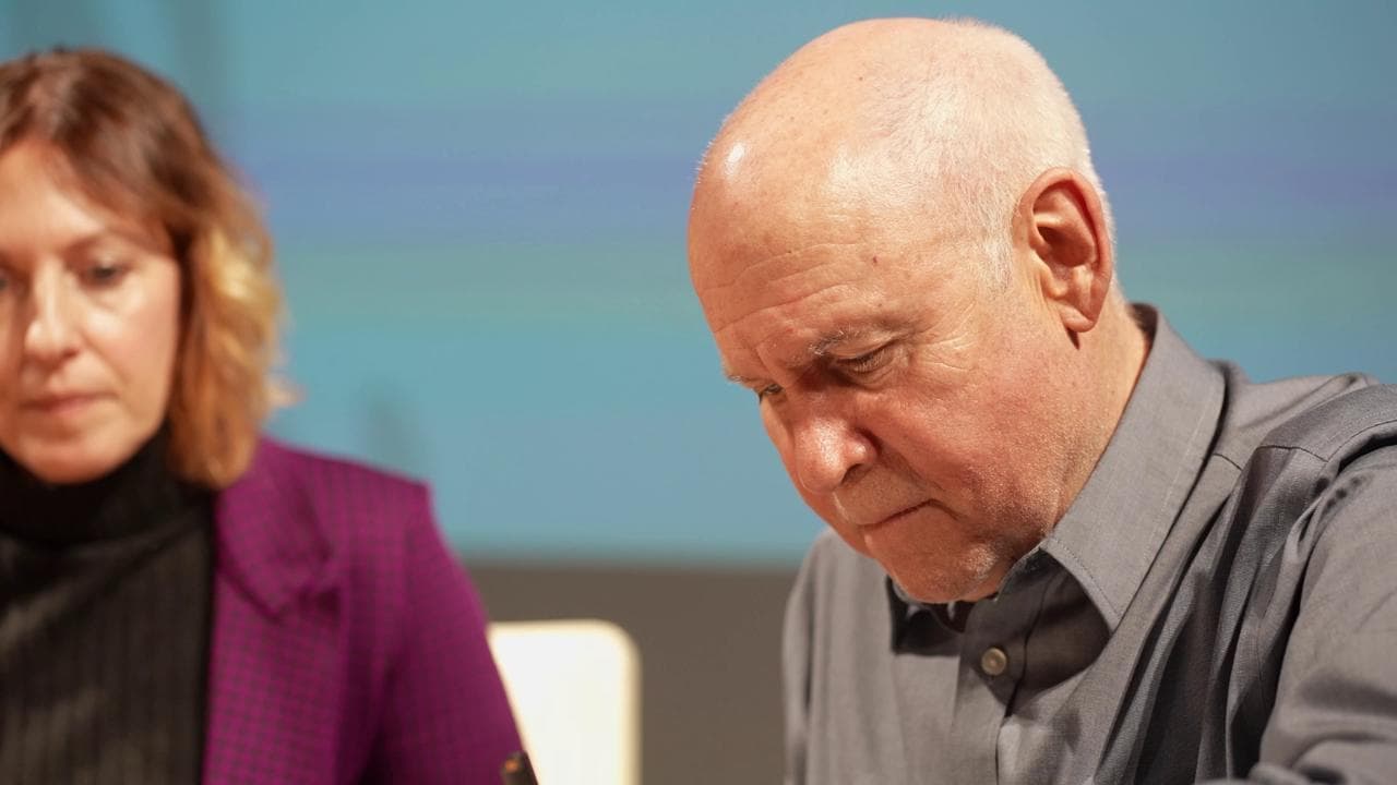 Steve McCurry e i suoi scatti più iconici: "Nelle mie fotografie la devozione e dignità dell'uomo"