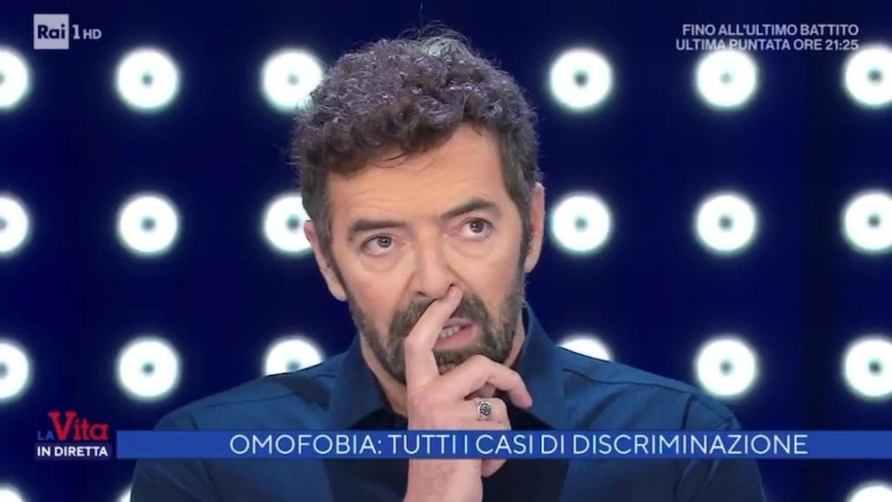 Stop al ddl Zan, Matano fa coming out in tv: "Omofobia? L'ho provata sulla mia pelle"