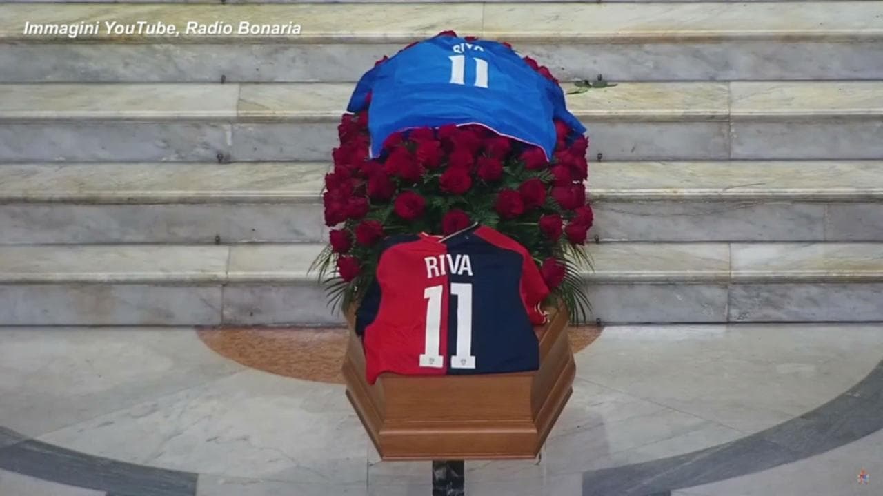 Gigi Riva, l'arcivescovo di Cagliari ai funerali: "Corri in cielo come dopo un gol"