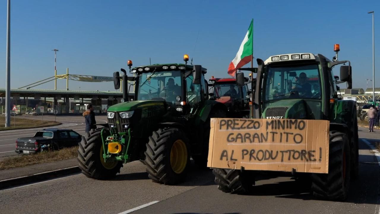 Verona, anche una bandiera con il Leone di San Marco nella protesta degli agricoltori