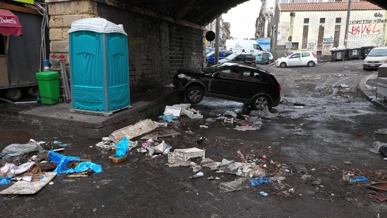 Catania, il giorno dopo l'alluvione: i danni in zona pescheria