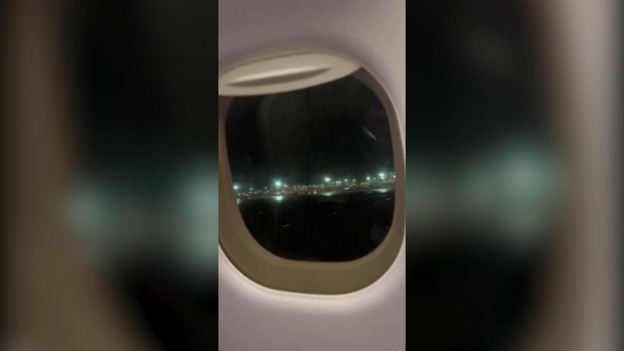 Londra, atterraggio da brividi: la tempesta Isha fa sobbalzare l'aereo sulla pista