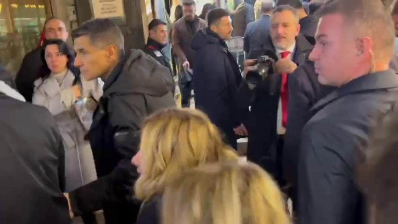 Meloni al Gran Bazar di Istanbul. La premier ai passanti turchi: "Tornate in Italia"