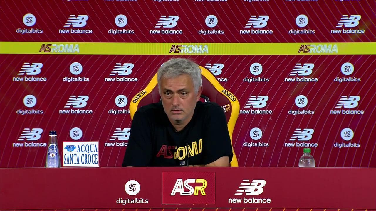 L'allenatore della Roma, Mourinho: "Sono l'unico responsabile. Ho rispetto per la proprietà"