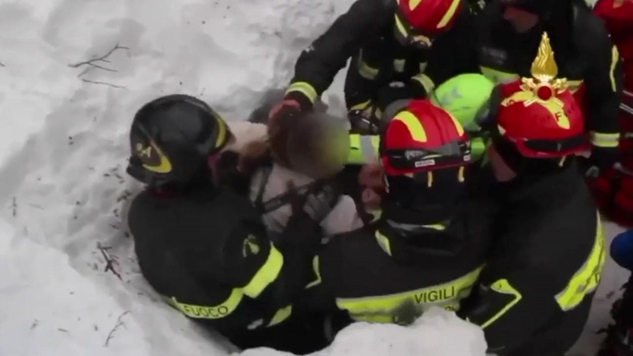Tragedia di Rigopiano 7 anni dopo, il ricordo sui social dei vigili del fuoco