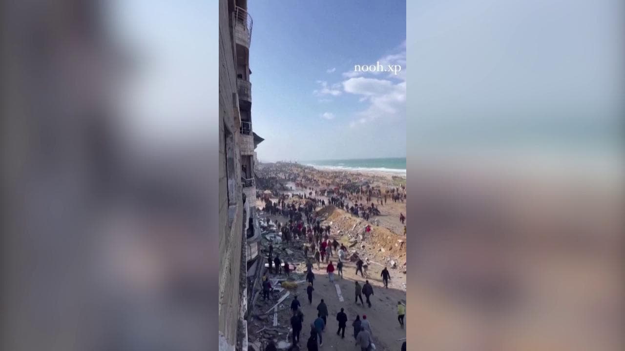 Aiuti umanitari a Gaza, il fotografo palestinese: "Gente pronta a morire per un sacco di farina"